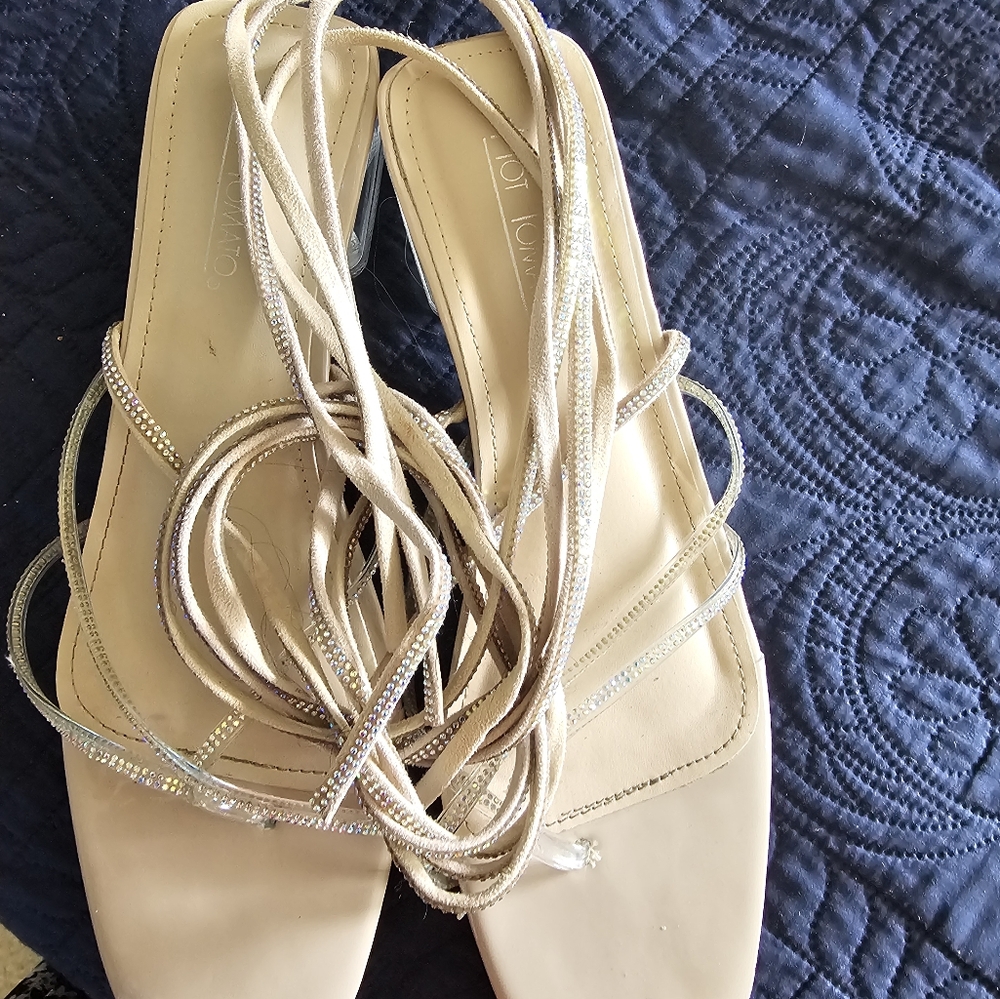 Cute sandals - Picture 2 of 4